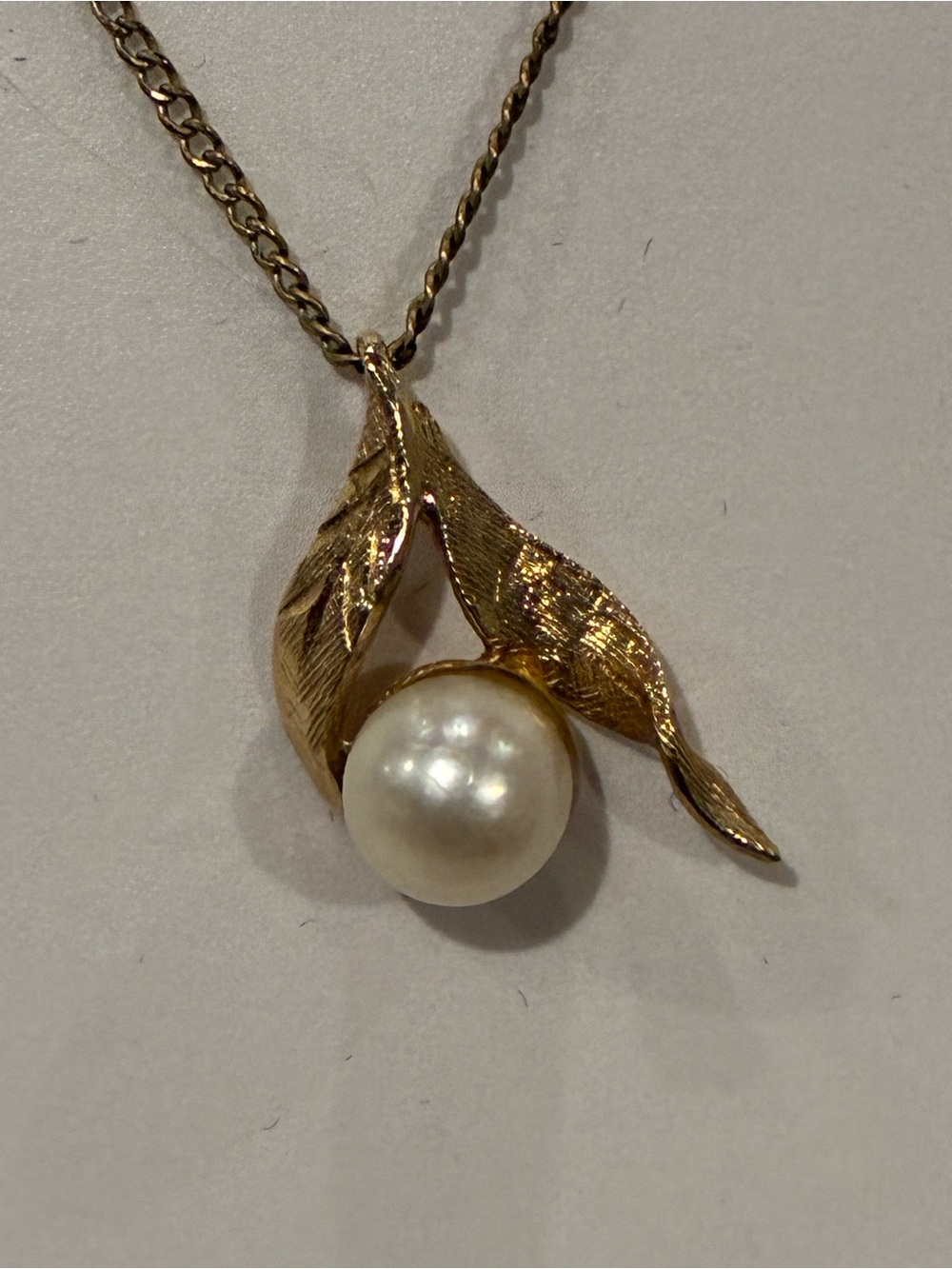 Gold Pearl Leaf Pendant Necklace - Elegant Women’s Jewelry